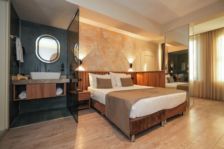 Room 7 of 27