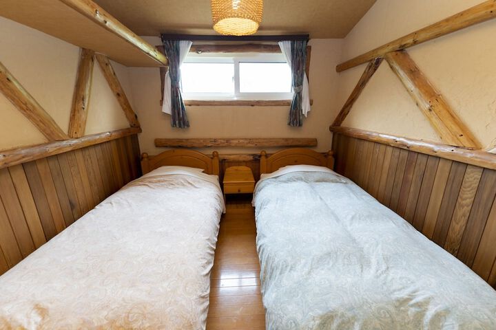Room 30 of 258