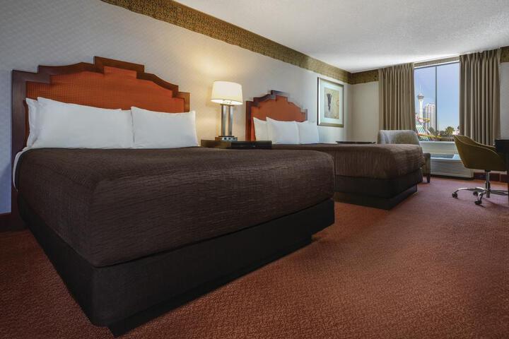 Standard Room, King or Two Doubles (23 of 24)
