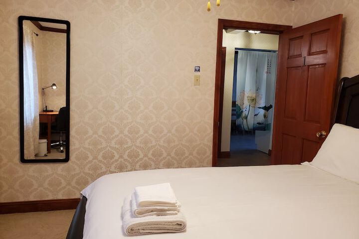 Room 5 of 63