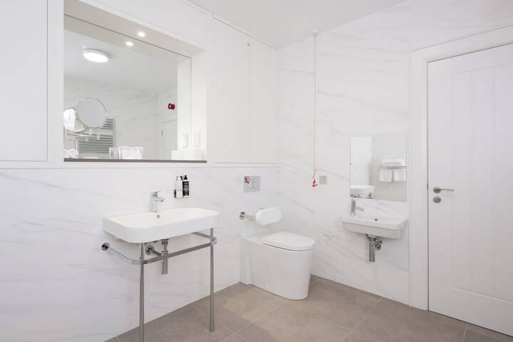 Room 20 of 40