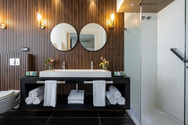 Bath Photo