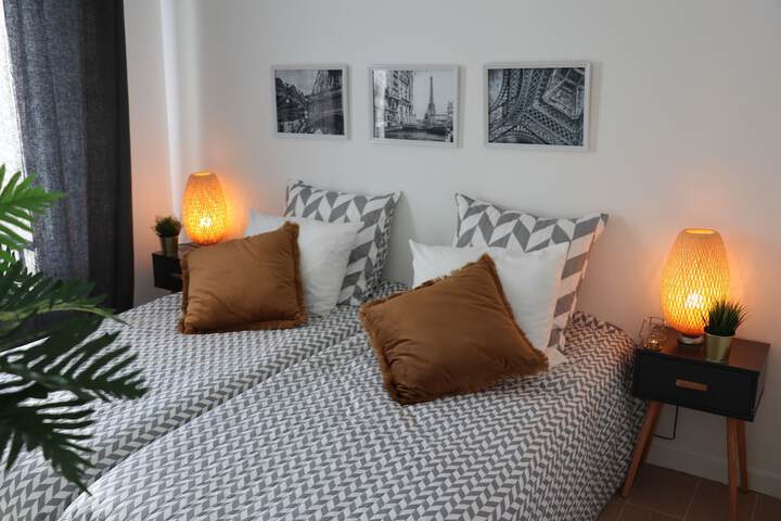Room 4 of 28