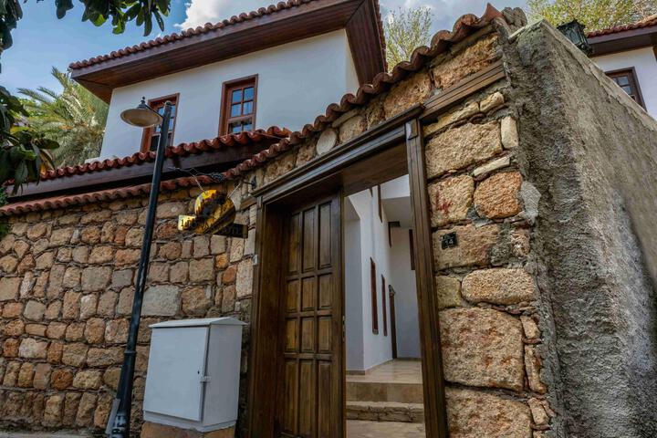 Exterior of Lionas Hotel Kaleici