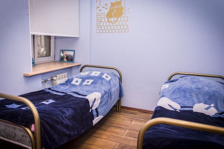 Room 7 of 9
