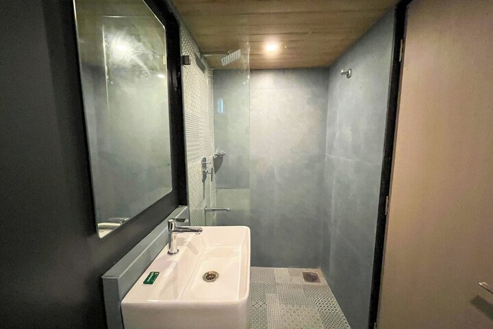 Room 46 of 48
