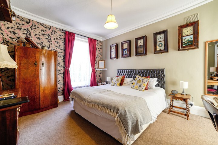 Room 93 of 145