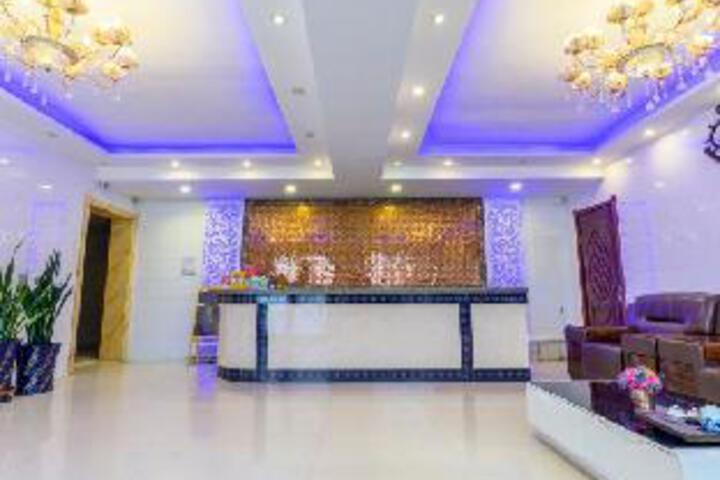 Wenxinge Hotel (Changchun Longjia airport high speed railway station store)