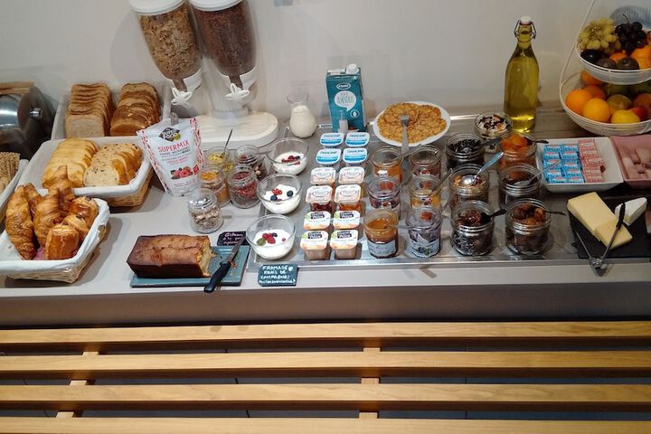 Breakfast/Coffee Service 49 of 67