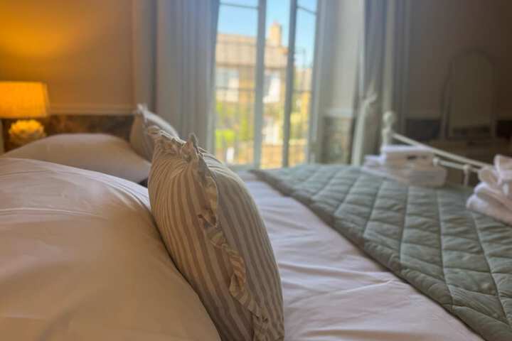 Room 4 of 116
