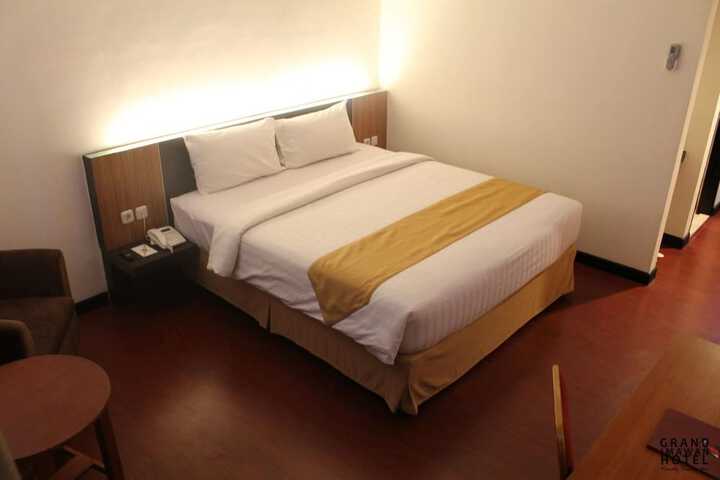 Room 13 of 32