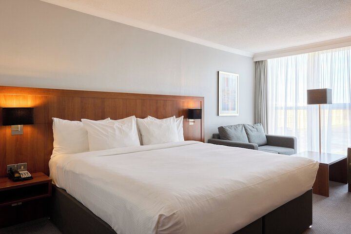 Room 107 of 292