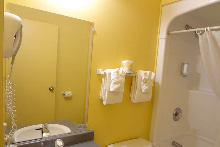 Room 7 of 63