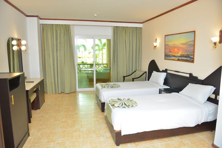 Room 4 of 37
