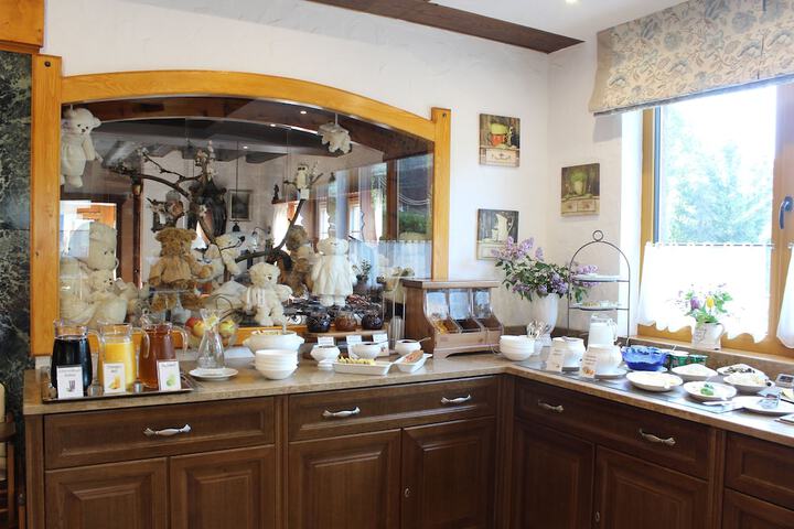 Breakfast/Coffee Service 76 of 92