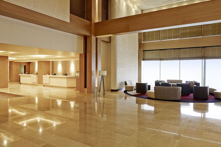 Entrance & Lobby