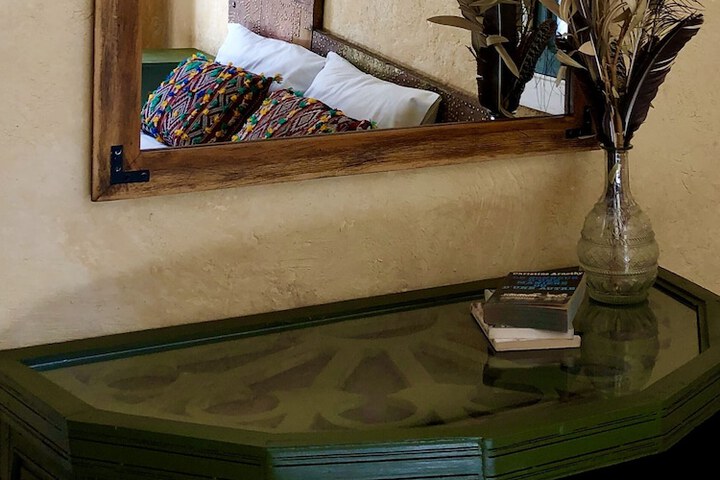 Room 10 of 30