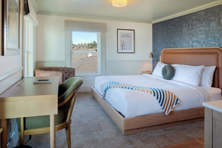 Room 46 of 80