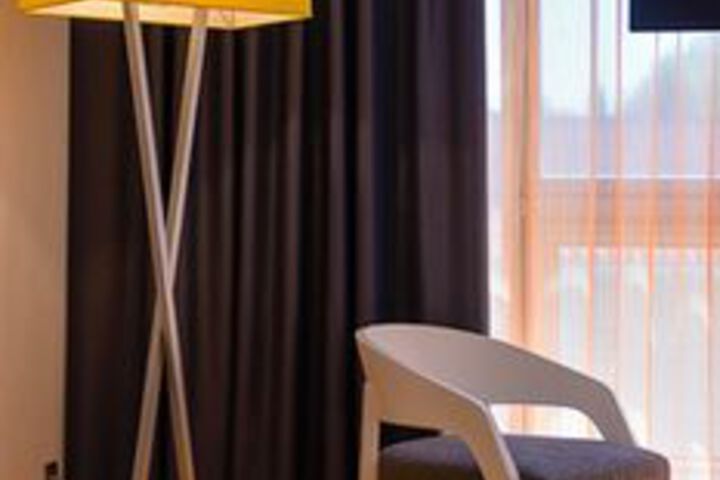 Room 100 of 112