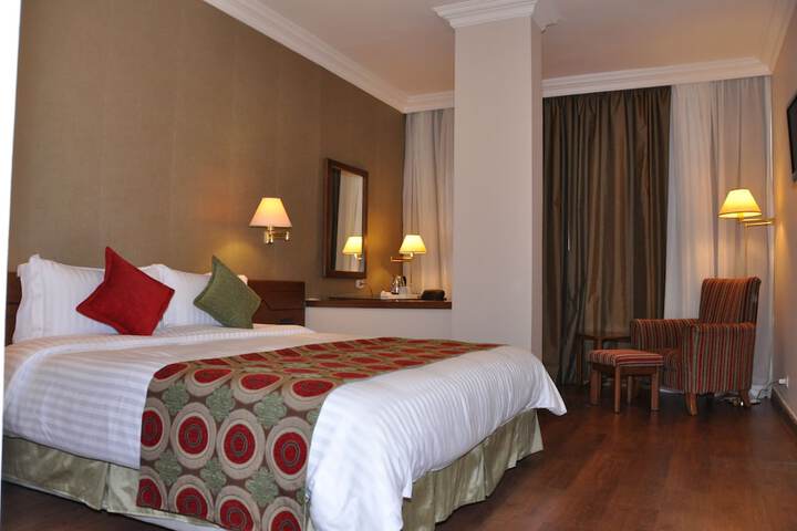 Room 4 of 41