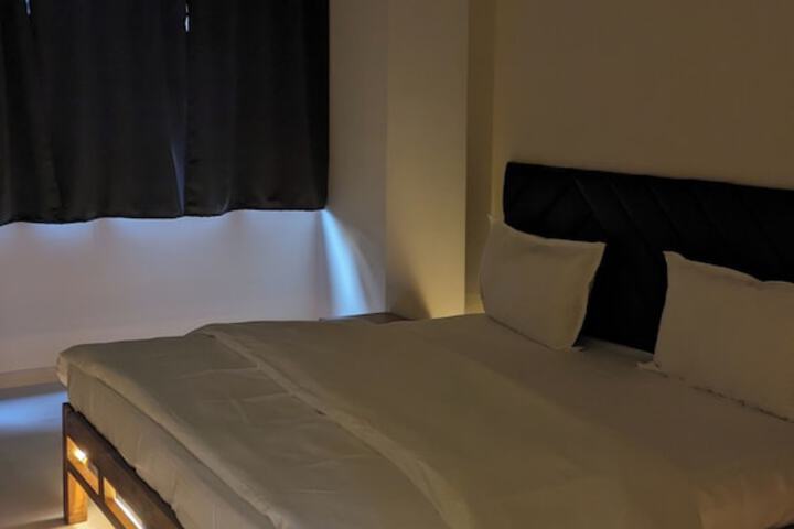 Room 6 of 15