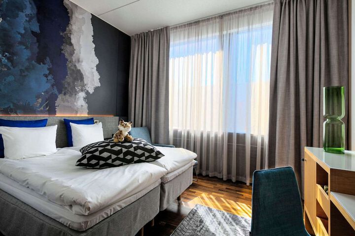 Room 44 of 93