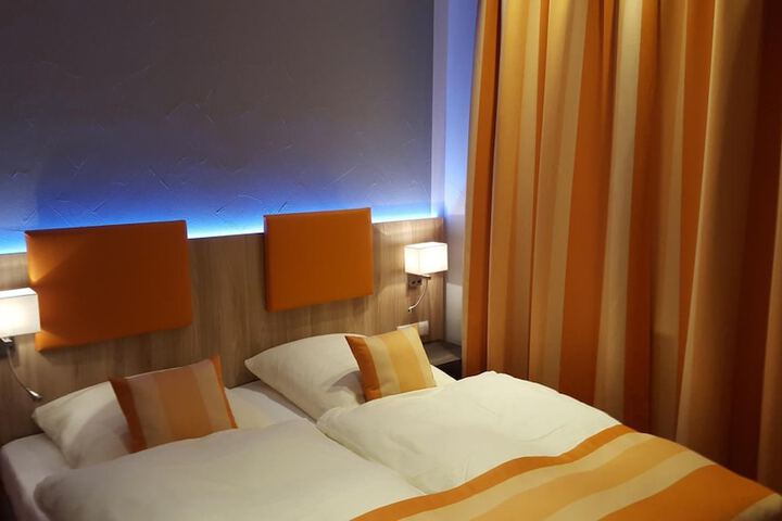 Room 13 of 61