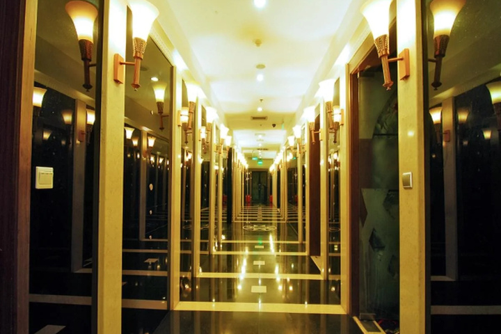 hotel_rooms