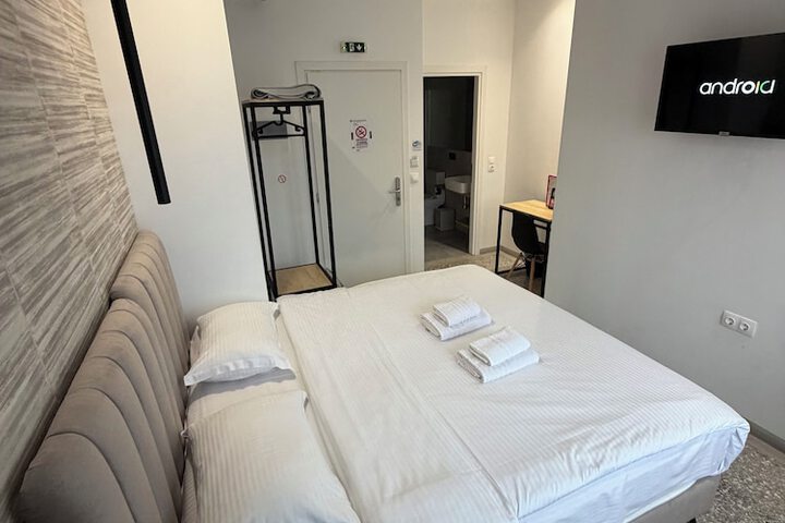 Room 22 of 86
