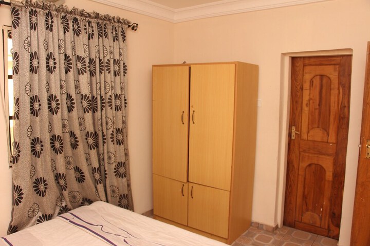 Room 3 of 10