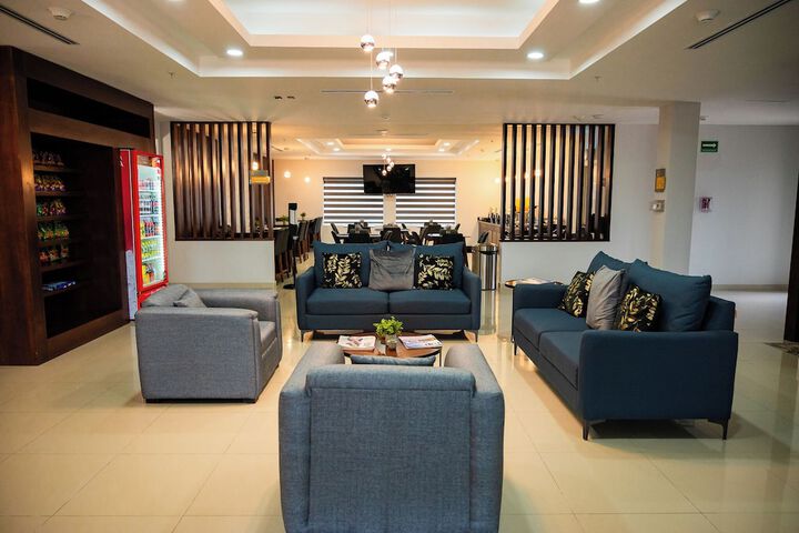 Hotel Interior 6 of 127