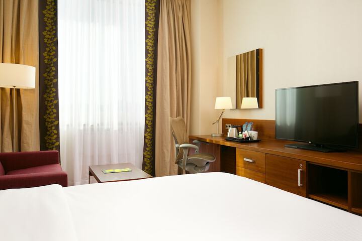 Room 7 of 92