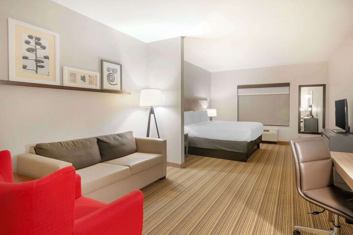 1 King Bed (1 of 20)