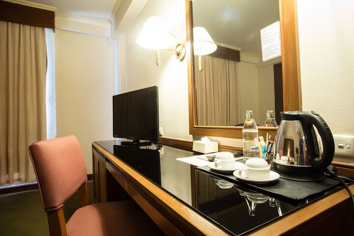 Room 16 of 110
