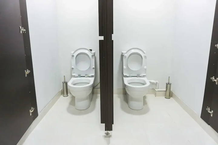 Room 9 of 10