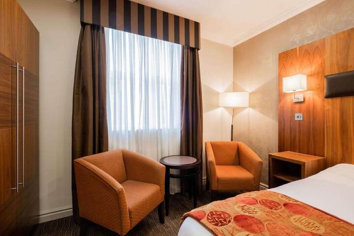 Room 14 of 52