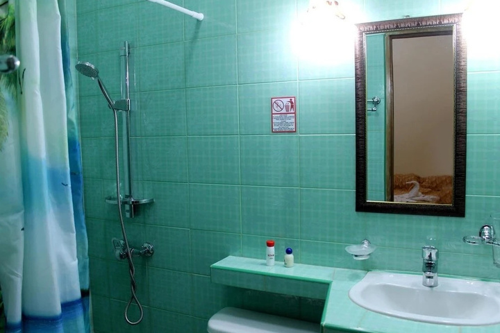 Room 9 of 20