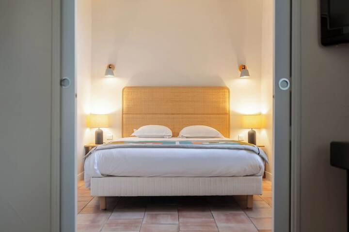 Room 50 of 103