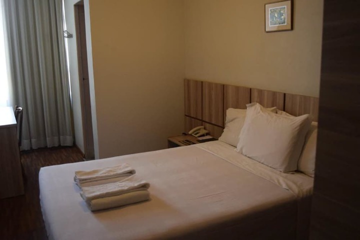 Room 17 of 39