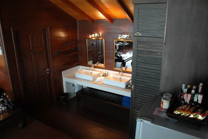 Room 16 of 91