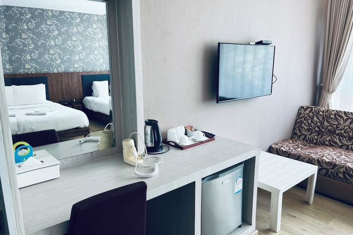 Room 5 of 112