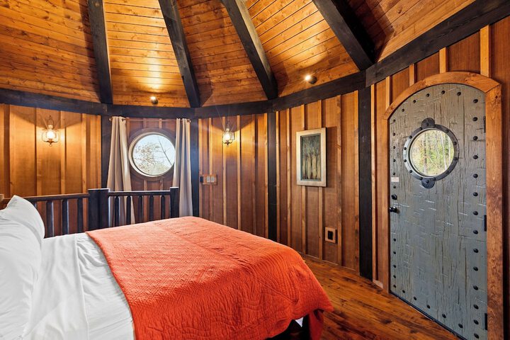 Room 48 of 114
