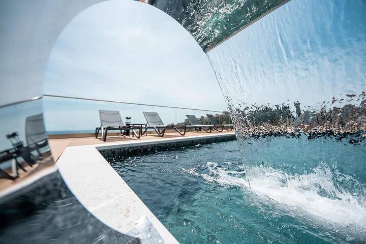 Pool 15 of 26