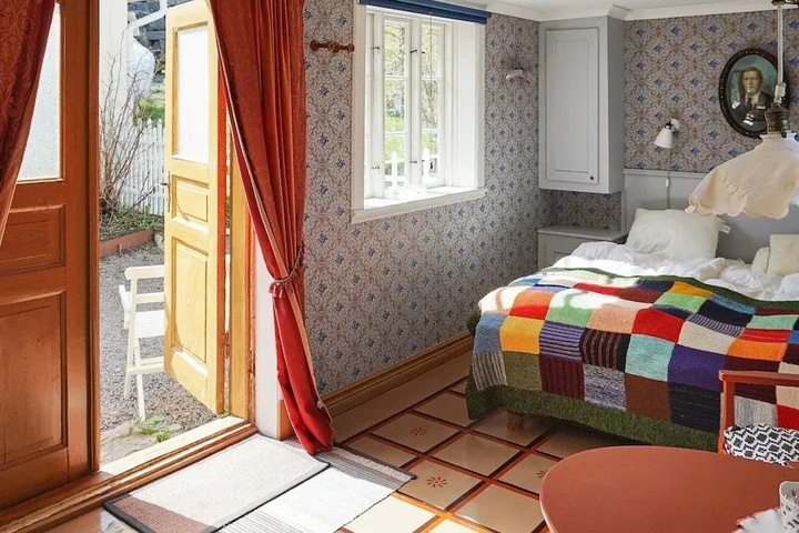 Room 3 of 11