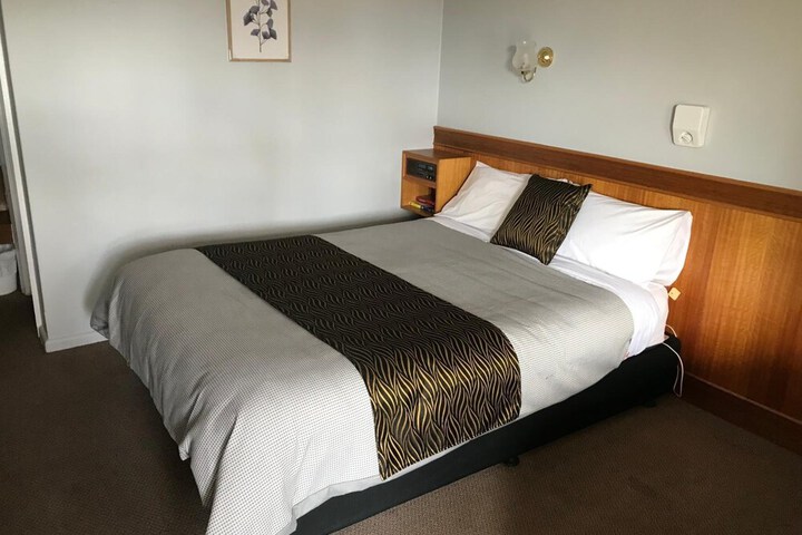 Room 17 of 31