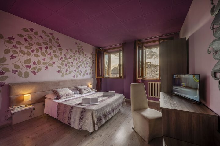 Room 10 of 104