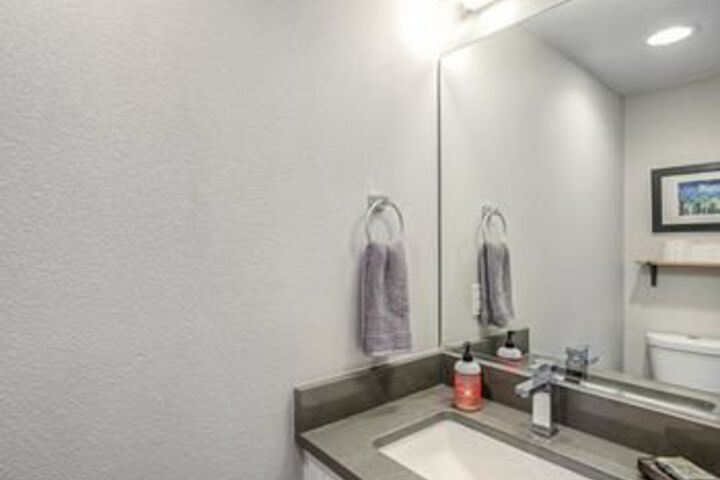 Room 5 of 15