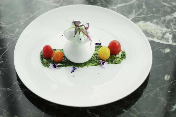 Dining 76 of 88