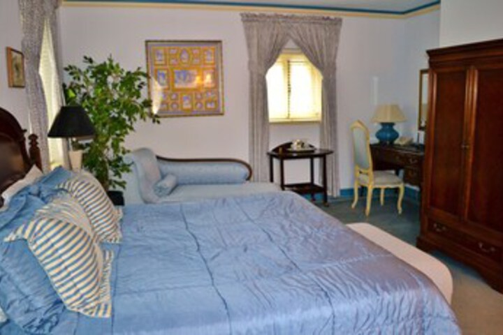 Room 16 of 46