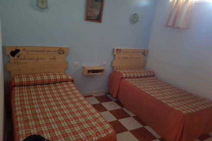 Room 8 of 16